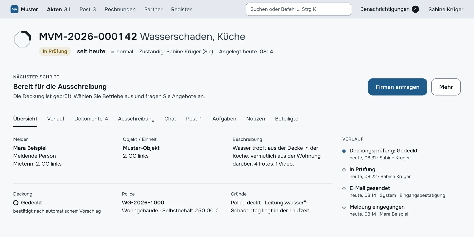 Akte mit Deckung gedeckt und der Karte Nächster Schritt